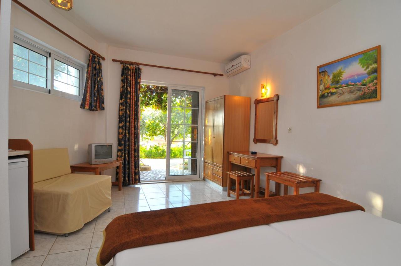 Hotel Emerald Chrysi Ammoudia Exterior photo